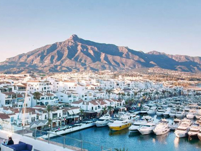 Marina berth in Marbella PDAND3818