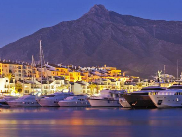 Marina berth in Marbella PDAND3822